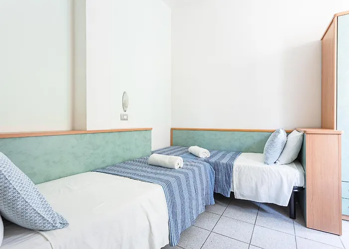 Gadames - Lunch On The Червия