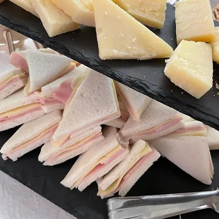 Hotel Gadames - Lunch On The Cervia