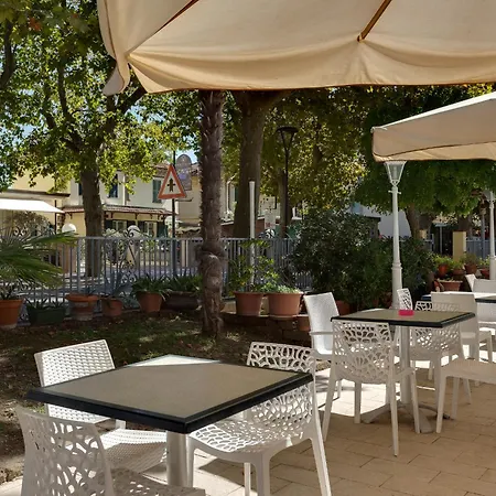 Gadames - Lunch On The 3*