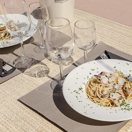 Gadames - Lunch On The Hotel