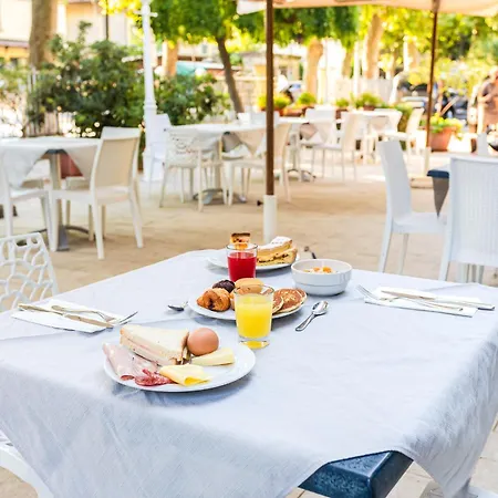 Gadames - Lunch On The Hotel Cervia