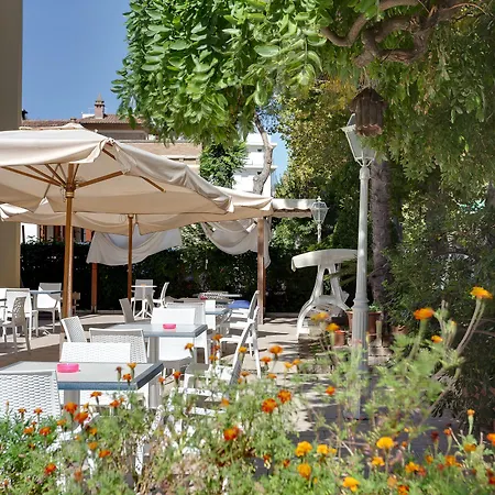 Hotel Gadames - Lunch On The Cervia