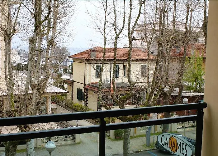 Gadames - Lunch On The Hotel