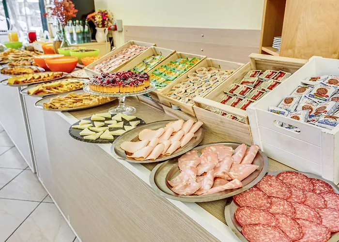 Gadames - Lunch On The 3*